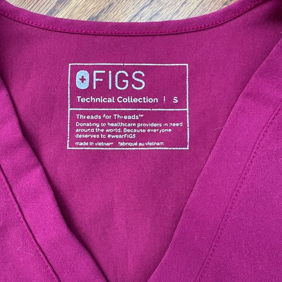 Figs scrub top - Picture 2 of 3